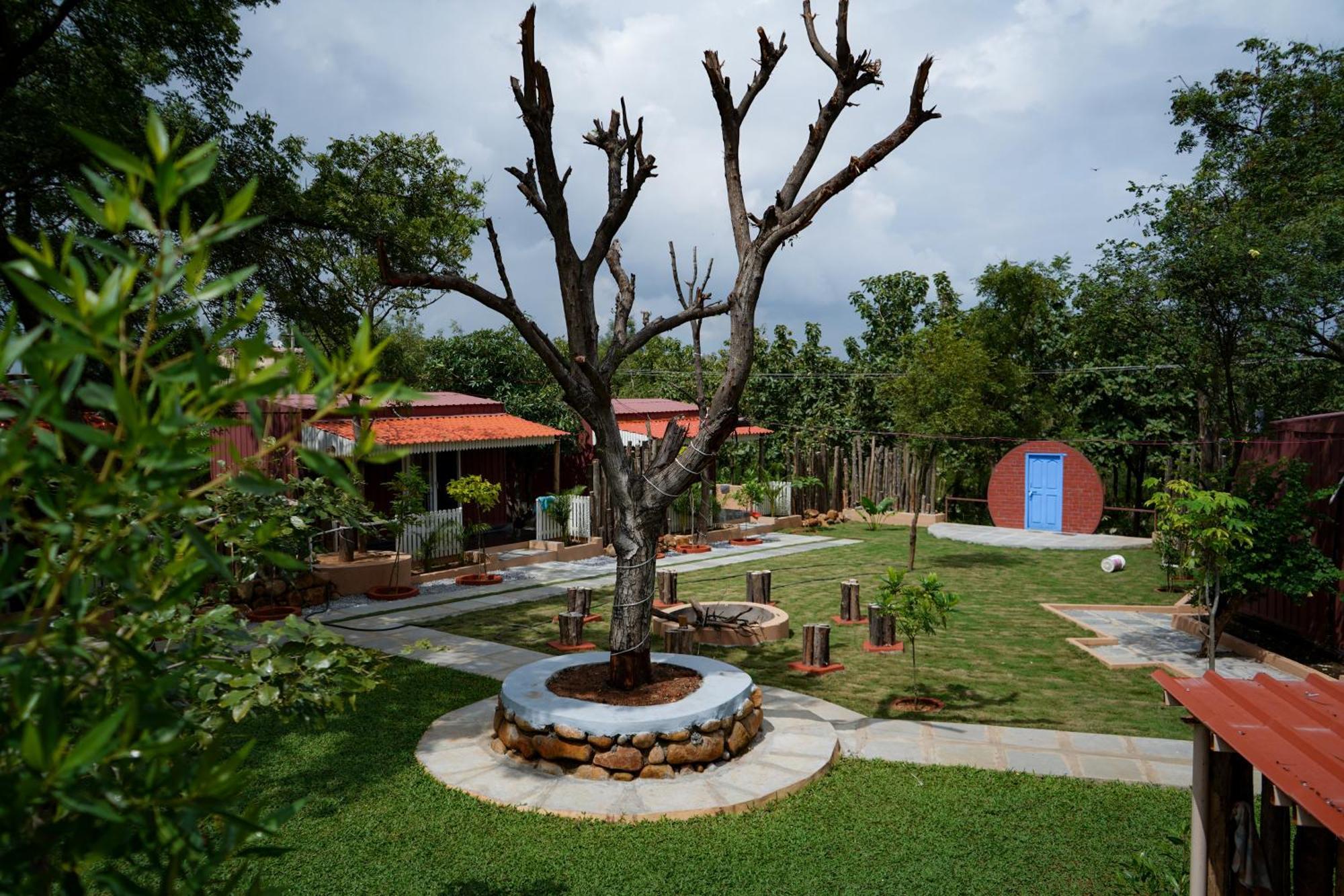 Village Trails Resort Haiderabad Buitenkant foto